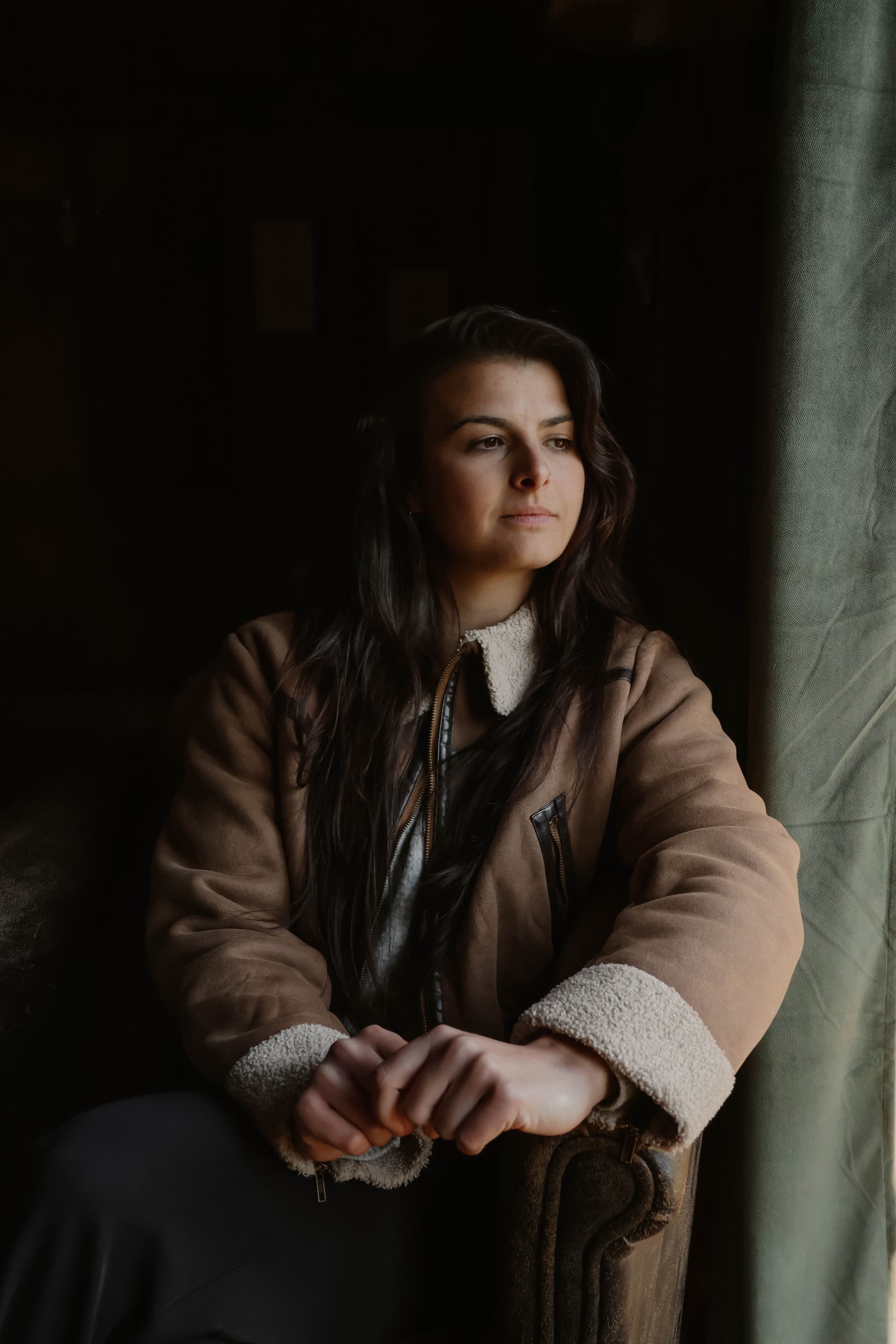 Portretfotografie — zachte close-up in natuurlijk licht